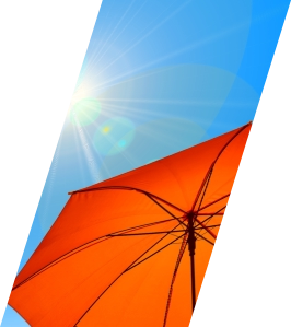 Sonnenschirm, auf den die Sonne scheint